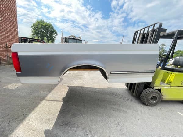 1992–1997 Ford F-150/F-250/F-350 OBS 8-Foot Long Bed - Rust-Free OEM Two-Tone - Image 2