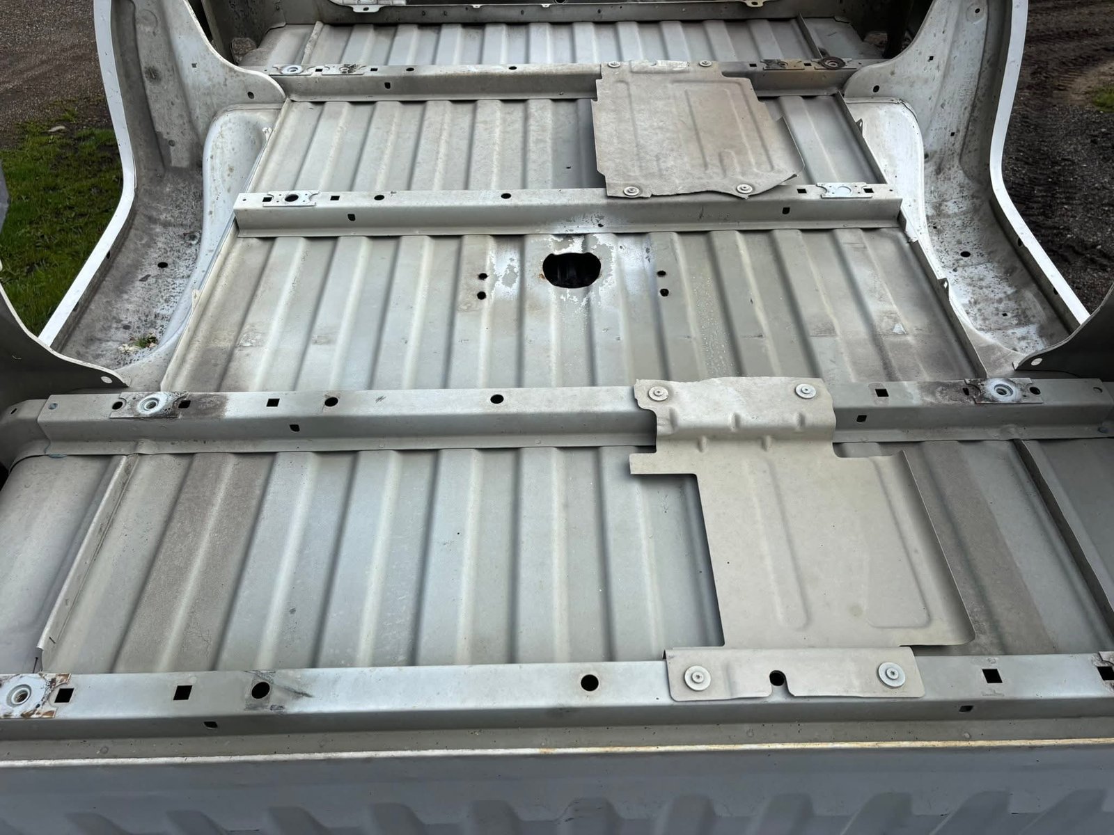 2014-2019 Chevy 6.6’ bed - Image 6
