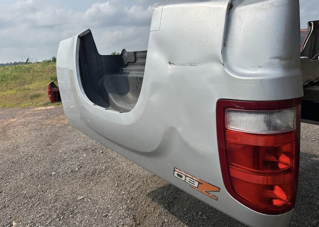 Rust free 07-13 gmc sierra 6.5ft bed - Image 2