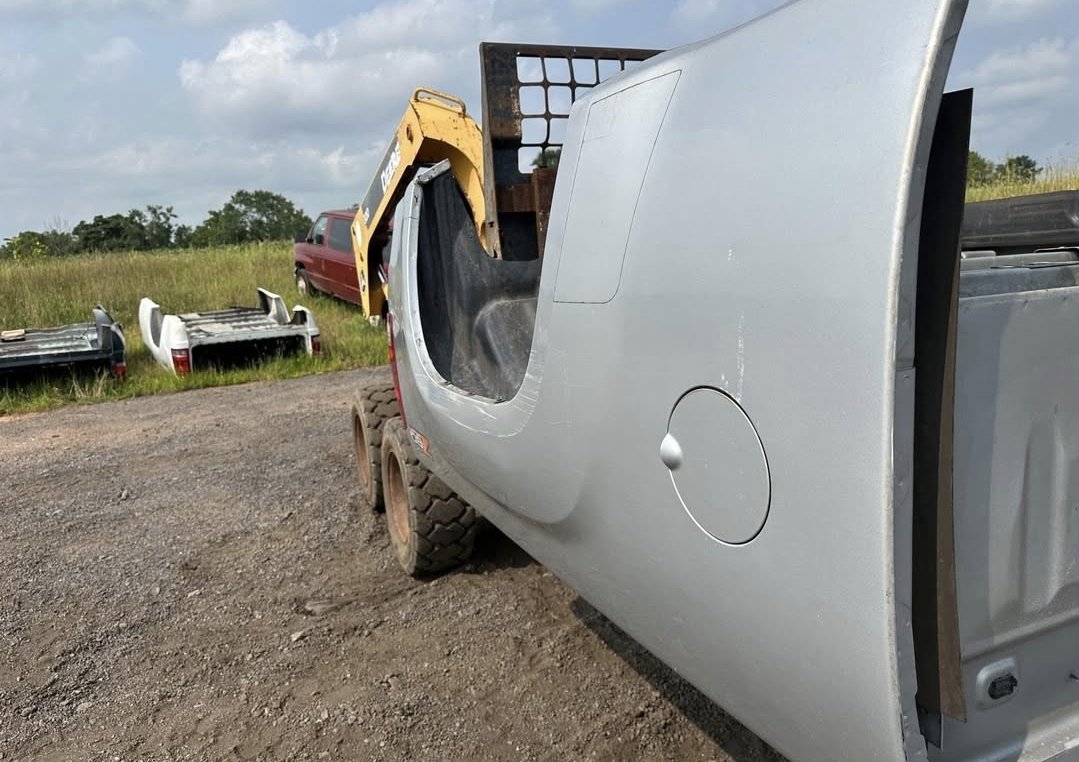 Rust free 07-13 gmc sierra 6.5ft bed - Image 4