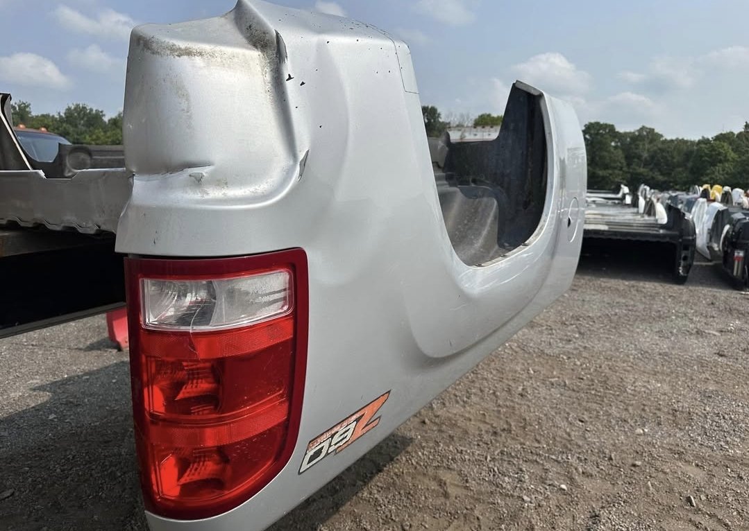 Rust free 07-13 gmc sierra 6.5ft bed - Image 7
