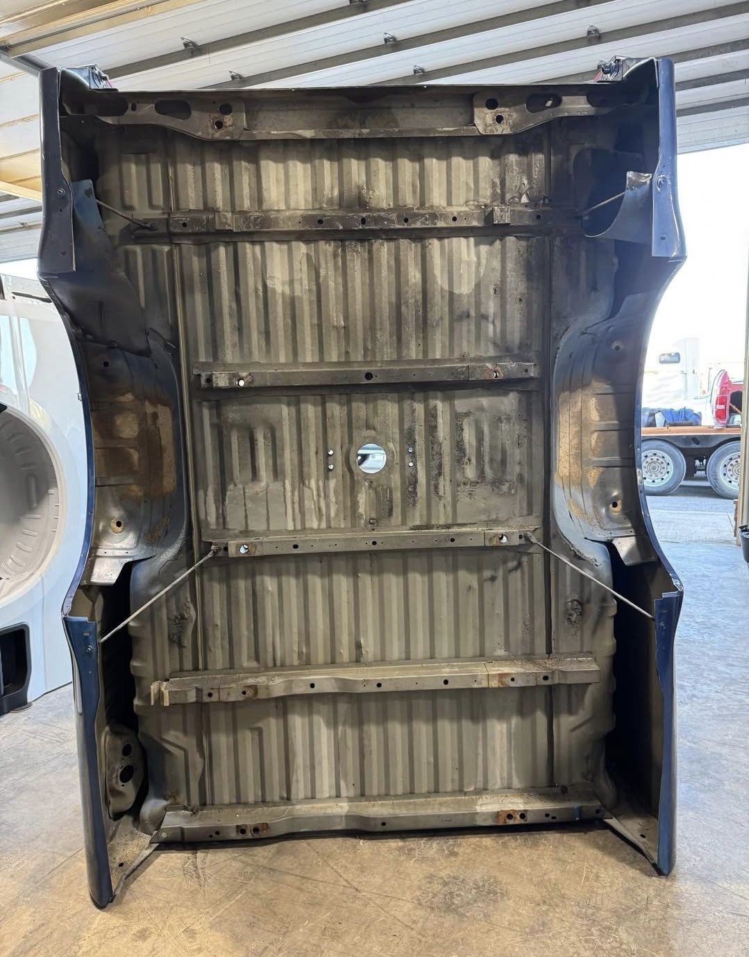 2014 F350 8ft truck bed - Image 8